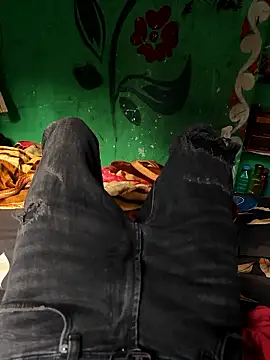 biswasb900 online show from 12/17/25, 10:43