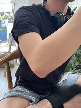 anhkiet huang online show from 11/19/25, 03:39