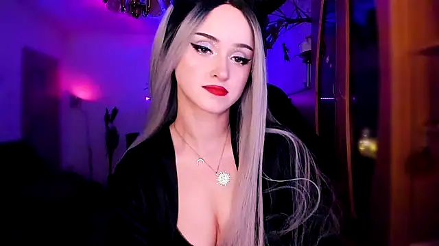 Snapshot of MistressJolie chatting on 01/09/25, 03:36 MistressJolie online show from 01/09/25, 03:36