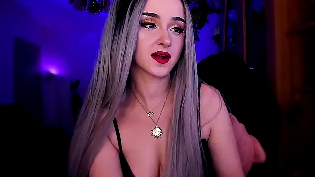 Snapshot of MistressJolie chatting on 01/16/25, 04:49 MistressJolie online show from 01/16/25, 04:49