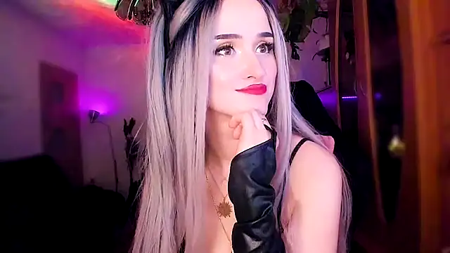 Snapshot of MistressJolie chatting on 01/30/25, 03:33 MistressJolie online show from 01/30/25, 03:33