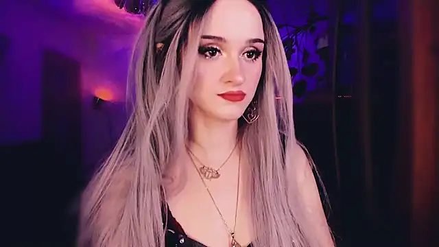 Snapshot of MistressJolie chatting on 09/10/25, 04:34 MistressJolie online show from 09/10/25, 04:34