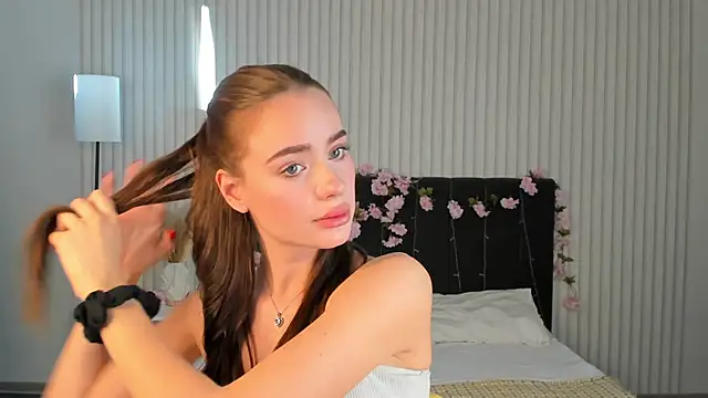 Snapshot of Ameli_Povilain chatting on 10/02/25, 11:28 Ameli Povilain online show from 10/02/25, 11:28