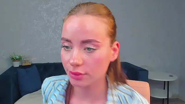 Snapshot of Ameli_Povilain chatting on 10/19/25, 11:33 Ameli Povilain online show from 10/19/25, 11:33