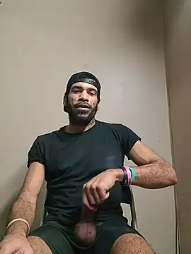 Snapshot of GuyInNY chatting on 11/23/25, 05:51 GuyInNY online show from 11/23/25, 05:51