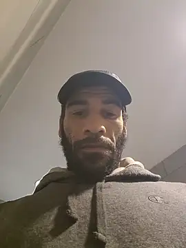 Snapshot of GuyInNY chatting on 11/29/25, 03:31 GuyInNY online show from 11/29/25, 03:31