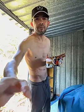 Snapshot of Stelan690 chatting on 11/24/25, 10:42 Stelan690 online show from 11/24/25, 10:42