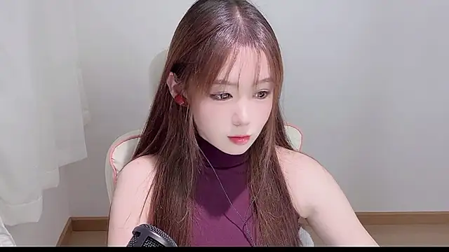 Snapshot of Xiao-runbao chatting on 10/03/25, 01:19 Xiao-runbao online show from 10/03/25, 01:19