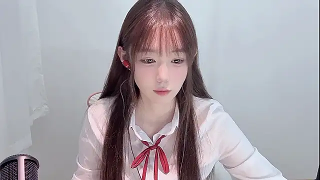 Snapshot of Xiao-runbao chatting on 10/22/25, 01:44 Xiao-runbao online show from 10/22/25, 01:44