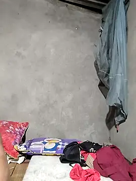 kute-00 online show from 10/29/25, 01:35