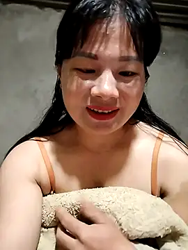 kute-00 online show from 11/02/25, 03:20