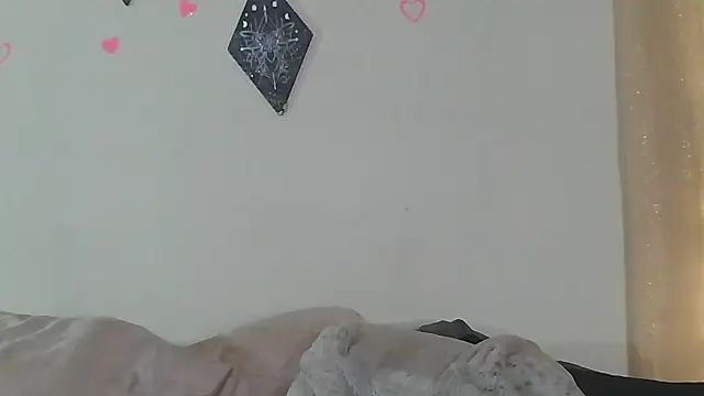 LunaNova999 online show from 12/19/25, 08:54