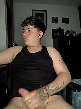 Snapshot of Ley_Car chatting on 12/23/25, 04:32 Ley Car online show from 12/23/25, 04:32