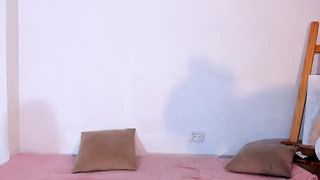 Lia Rousse0 online show from 10/01/25, 07:09