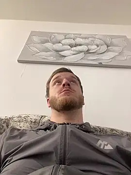 Girthyone20 online show from 10/20/25, 06:58