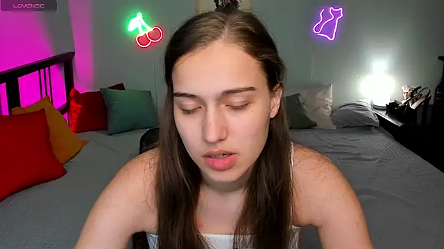 Snapshot of Alisa__Kelly chatting on 10/14/25, 01:17 Alisa Kelly online show from 10/14/25, 01:17