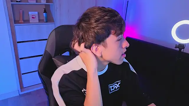 onlinenico online show from 10/17/25, 08:00