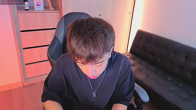 onlinenico online show from 11/04/25, 08:08