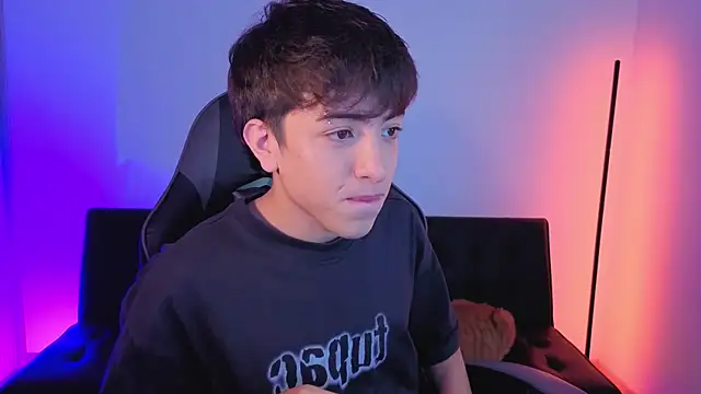 onlinenico online show from 11/25/25, 08:09