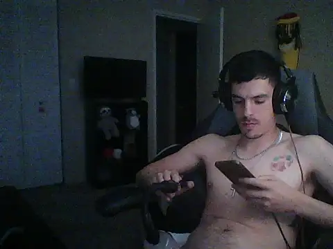 Snapshot of latinosatiro94 chatting on 10/09/25, 10:57 latinosatiro94 online show from 10/09/25, 10:57