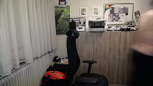 Snapshot of randyandy67 chatting on 11/28/25, 06:49 randyandy67 online show from 11/28/25, 06:49