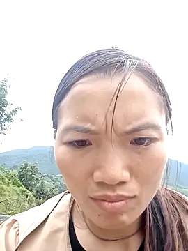 ngan-cute online show from 10/21/25, 04:24