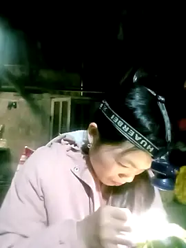 ngan-cute online show from 12/18/25, 03:01