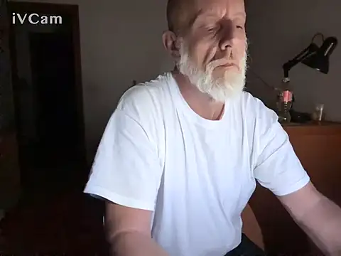 Snapshot of Pigna16PSRN chatting on 02/19/26, 11:12 Pigna16PSRN online show from 02/19/26, 11:12