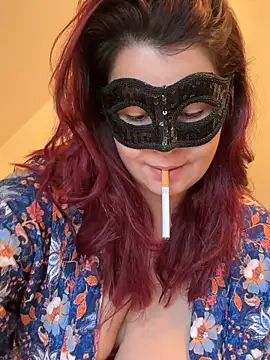 Snapshot of Saphyra_Secret chatting on 10/11/25, 02:15 Saphyra Secret online show from 10/11/25, 02:15