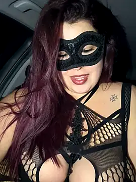 Snapshot of Saphyra_Secret chatting on 11/19/25, 12:10 Saphyra Secret online show from 11/19/25, 12:10