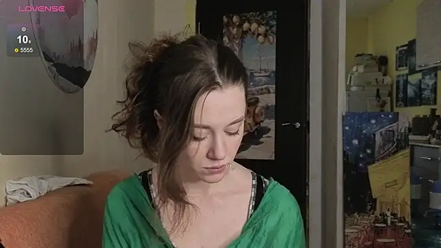 SkyHelen online show from 04/10/26, 07:02