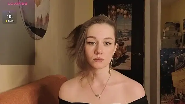 SkyHelen online show from 04/12/26, 03:39