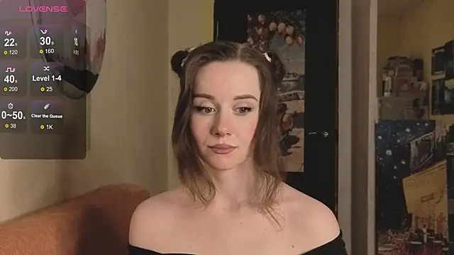 SkyHelen online show from 04/13/26, 04:01