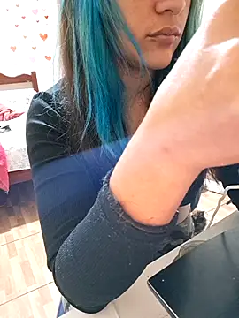 euahotmarii20 online show from 01/06/26, 02:37