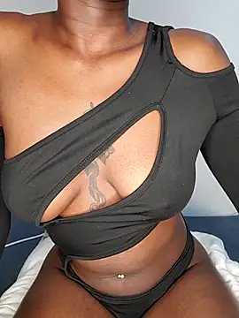 Snapshot of _Uphele chatting on 09/26/25, 07:51 Uphele online show from 09/26/25, 07:51