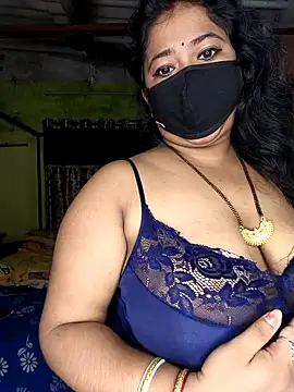 Smile-quien online show from 09/13/25, 04:01