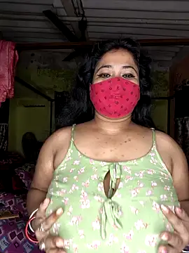 Smile-quien online show from 12/05/25, 06:44