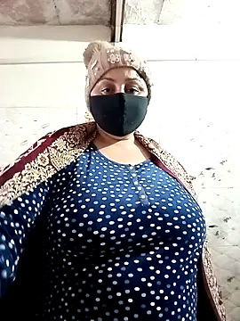 Rakhi sawant143 online show from 12/21/25, 03:02