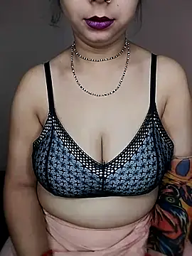 Snapshot of Oh_011 chatting on 11/06/25, 05:08 Oh 011 online show from 11/06/25, 05:08