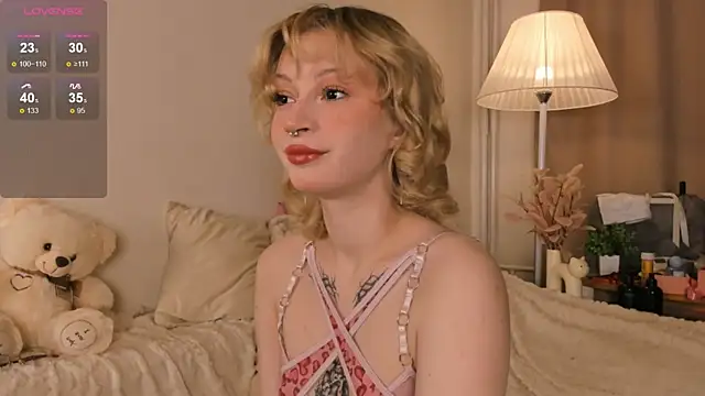 EfieFrye online show from 10/31/25, 05:58