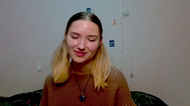 Snapshot of _kikiclark__ chatting on 10/08/25, 08:06 kikiclark online show from 10/08/25, 08:06