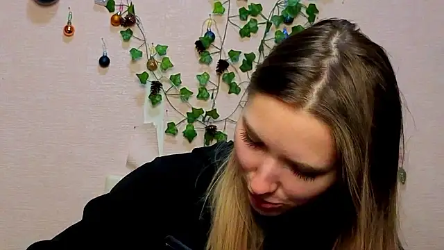  kikiclark   online show from 02/01/26, 06:17