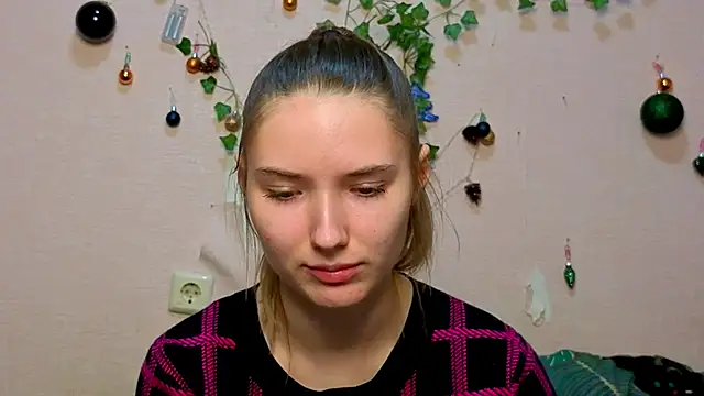  kikiclark   online show from 02/05/26, 08:57