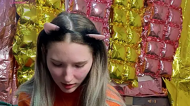  kikiclark   online show from 04/22/26, 08:10