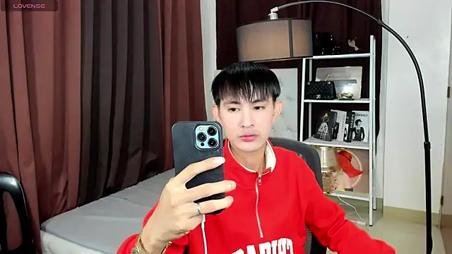 xxxhugecocktwinkxxx online show from 10/05/25, 05:00