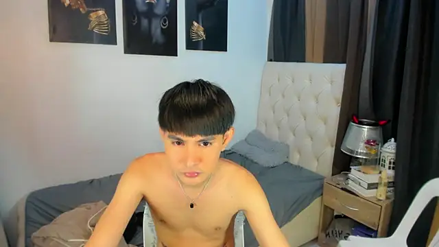 xxxhugecocktwinkxxx online show from 12/21/25, 04:47