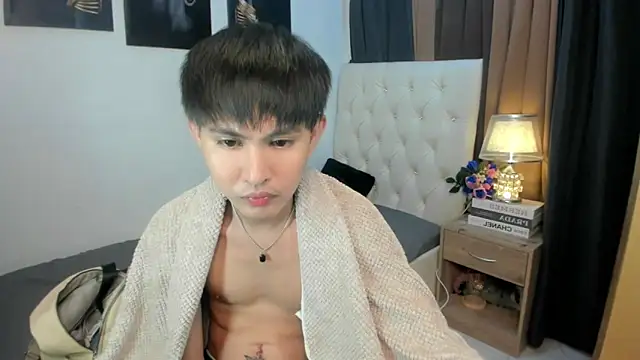 xxxhugecocktwinkxxx online show from 01/09/26, 07:00