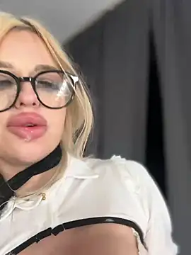 Steffi Snowbunny online show from 05/09/26, 12:49