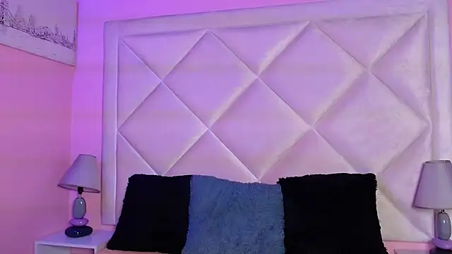 Miaa Smithh   online show from 11/21/25, 12:59