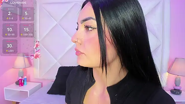 Miaa Smithh   online show from 04/07/26, 09:04